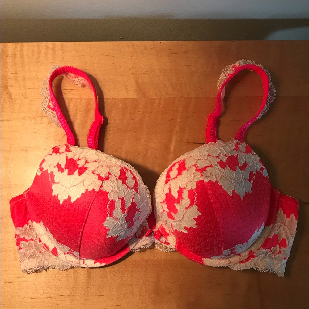 Victoria’s Secret Lace Bra 36C